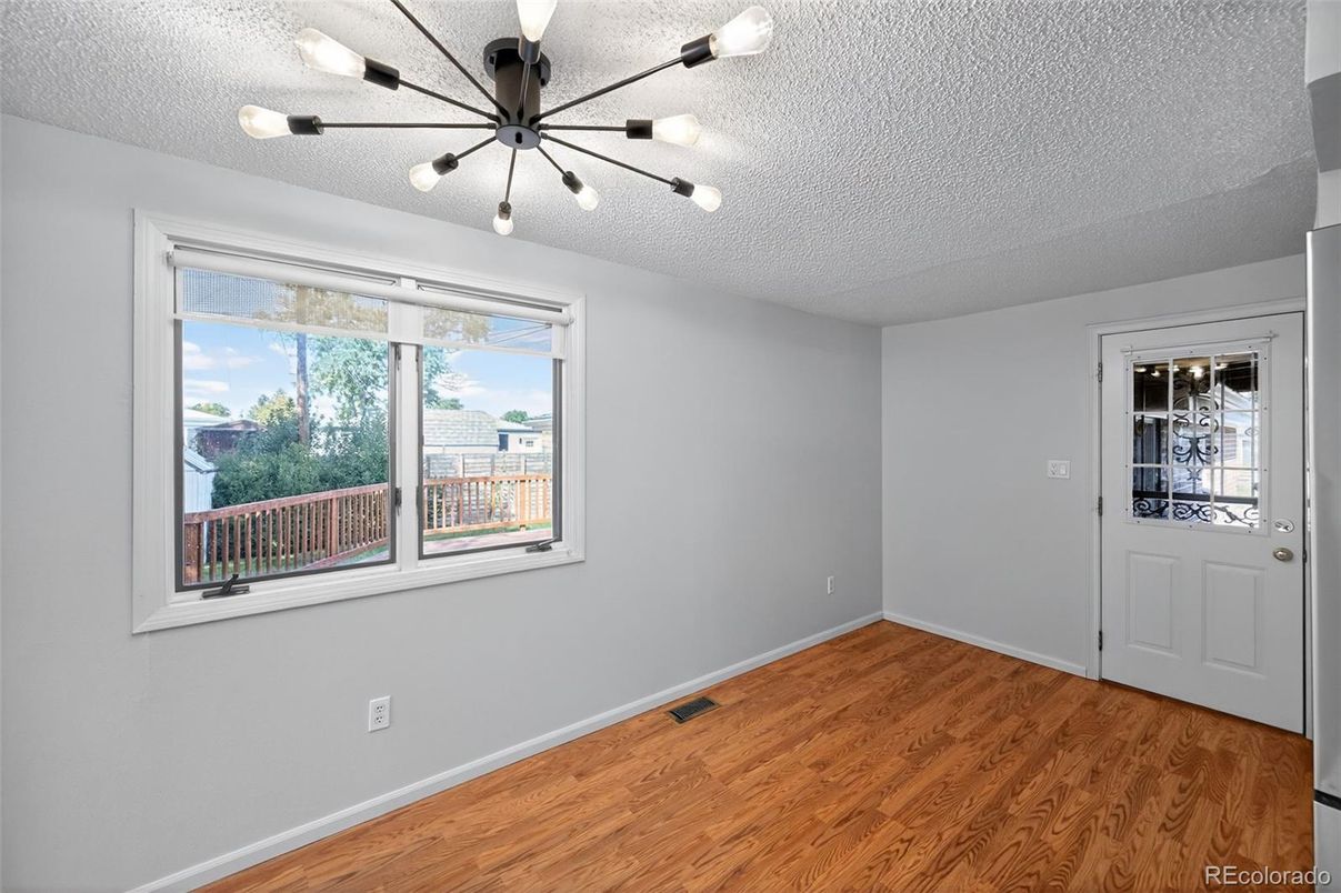 Empty room, Interior, Pendant Lights, Wood Texture Flooring