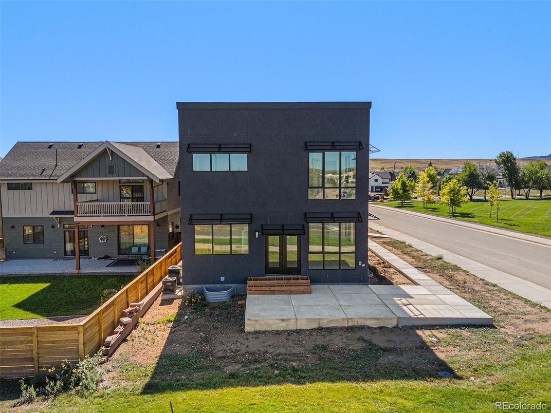 Backyard, Exterior, Facade, Modern