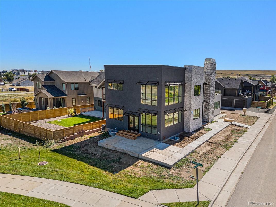 Backyard, Exterior, Facade, Modern