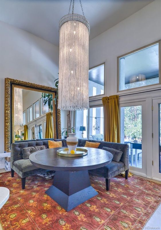 Chandelier, Dining room, Interior
