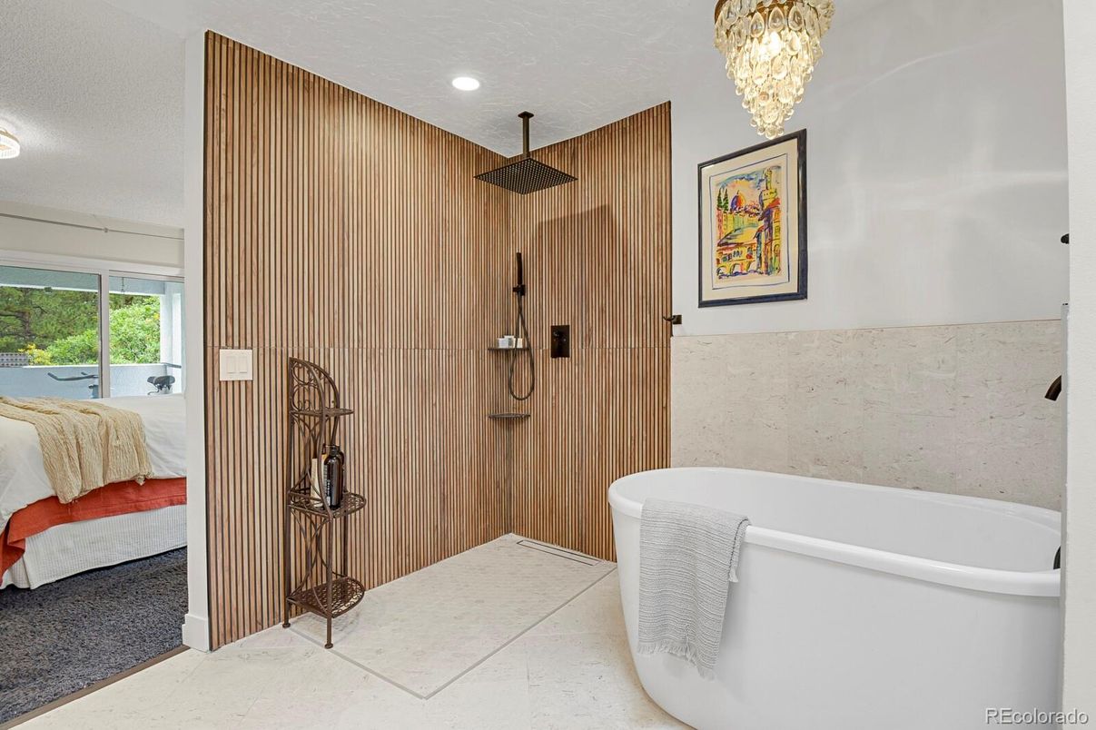 Bathroom, Chandelier, Free Standing Baths, Interior, Recessed Lighting