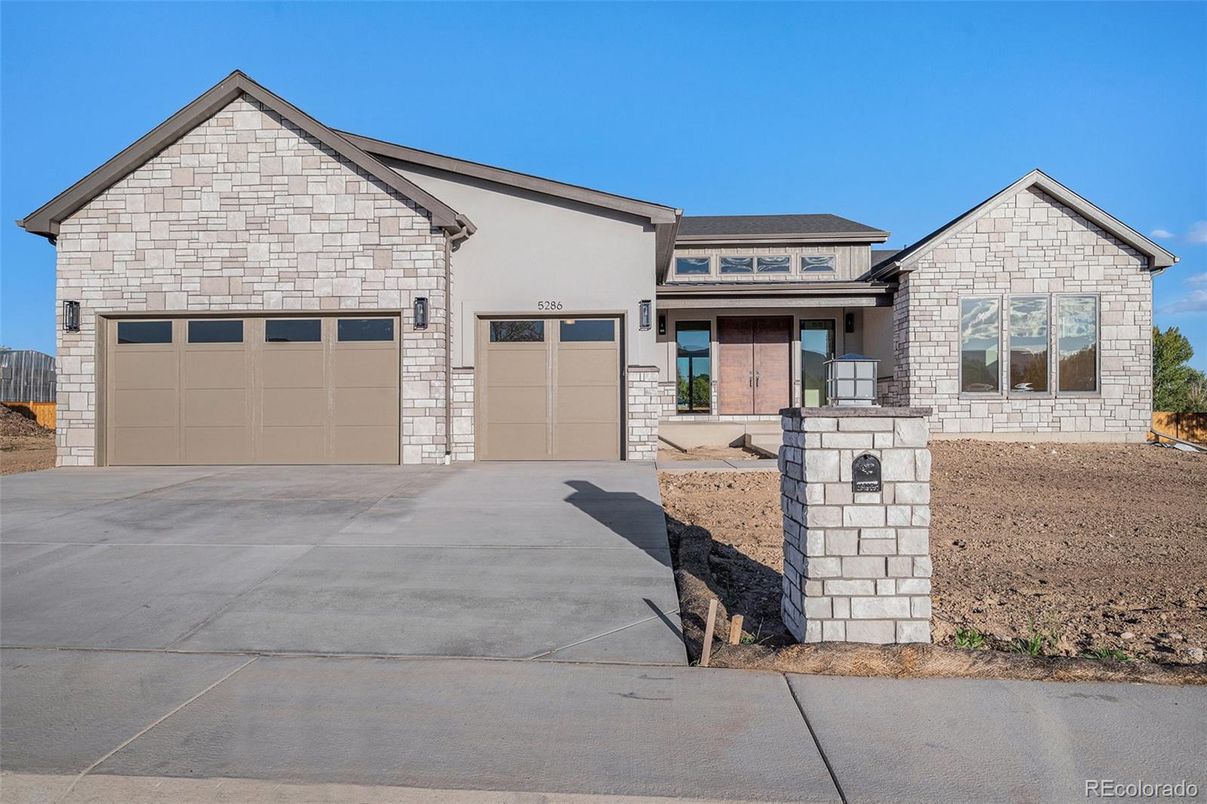 Attached, Exterior, Facade, Brick Traditional