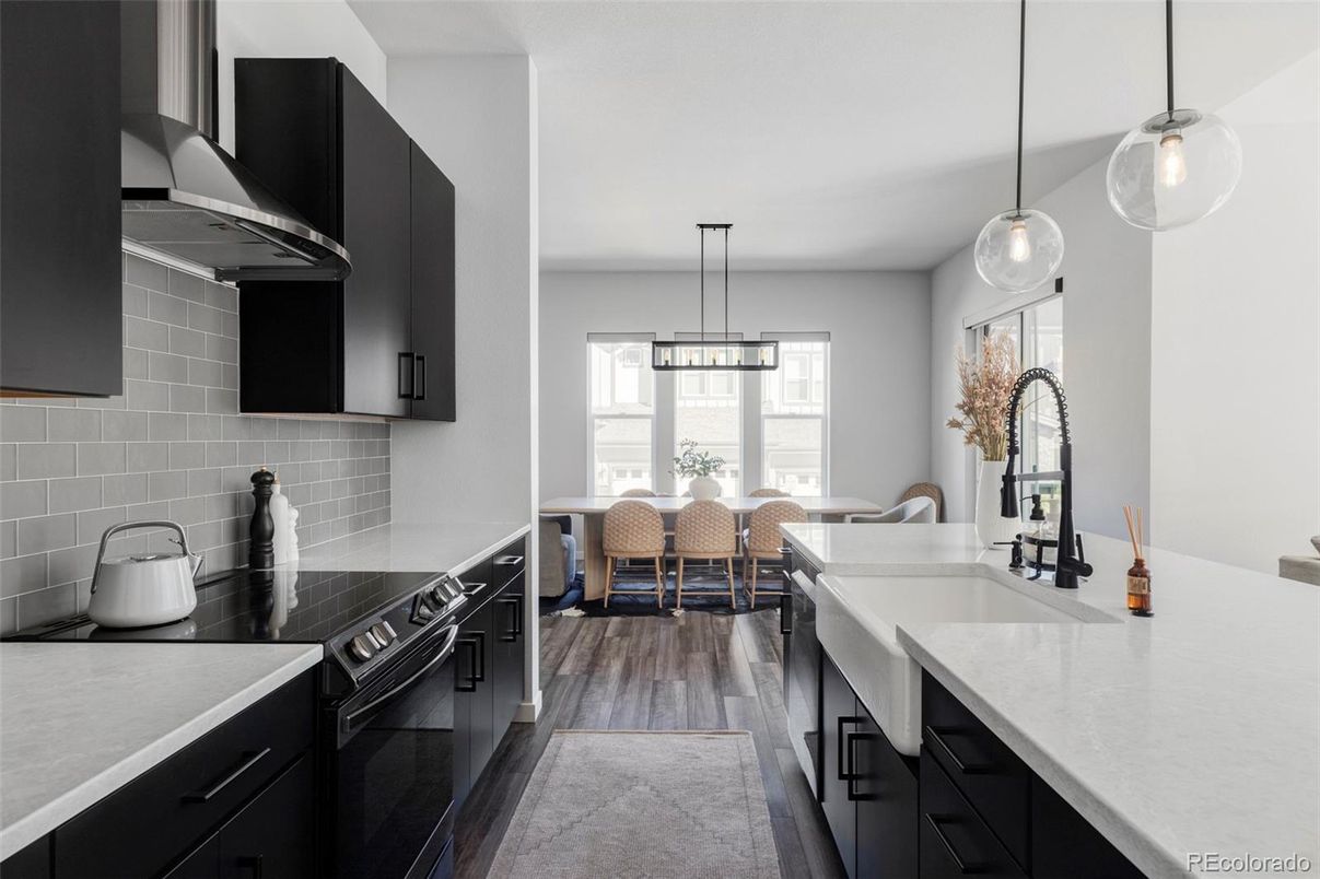 Dining room, Interior, Kitchen, Pendant Lights, Wood Texture Flooring