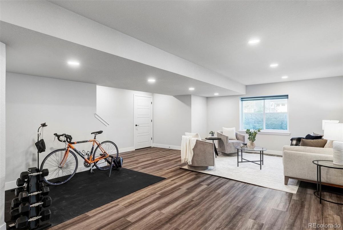 Interior, Living room, Recessed Lighting, Wood Texture Flooring