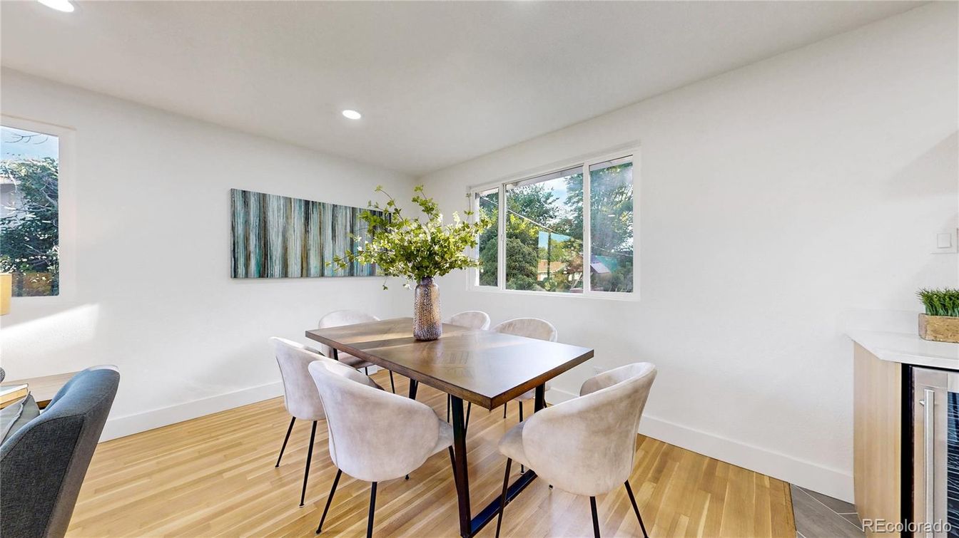 Dining room, Interior, Recessed Lighting, Wood Texture Flooring