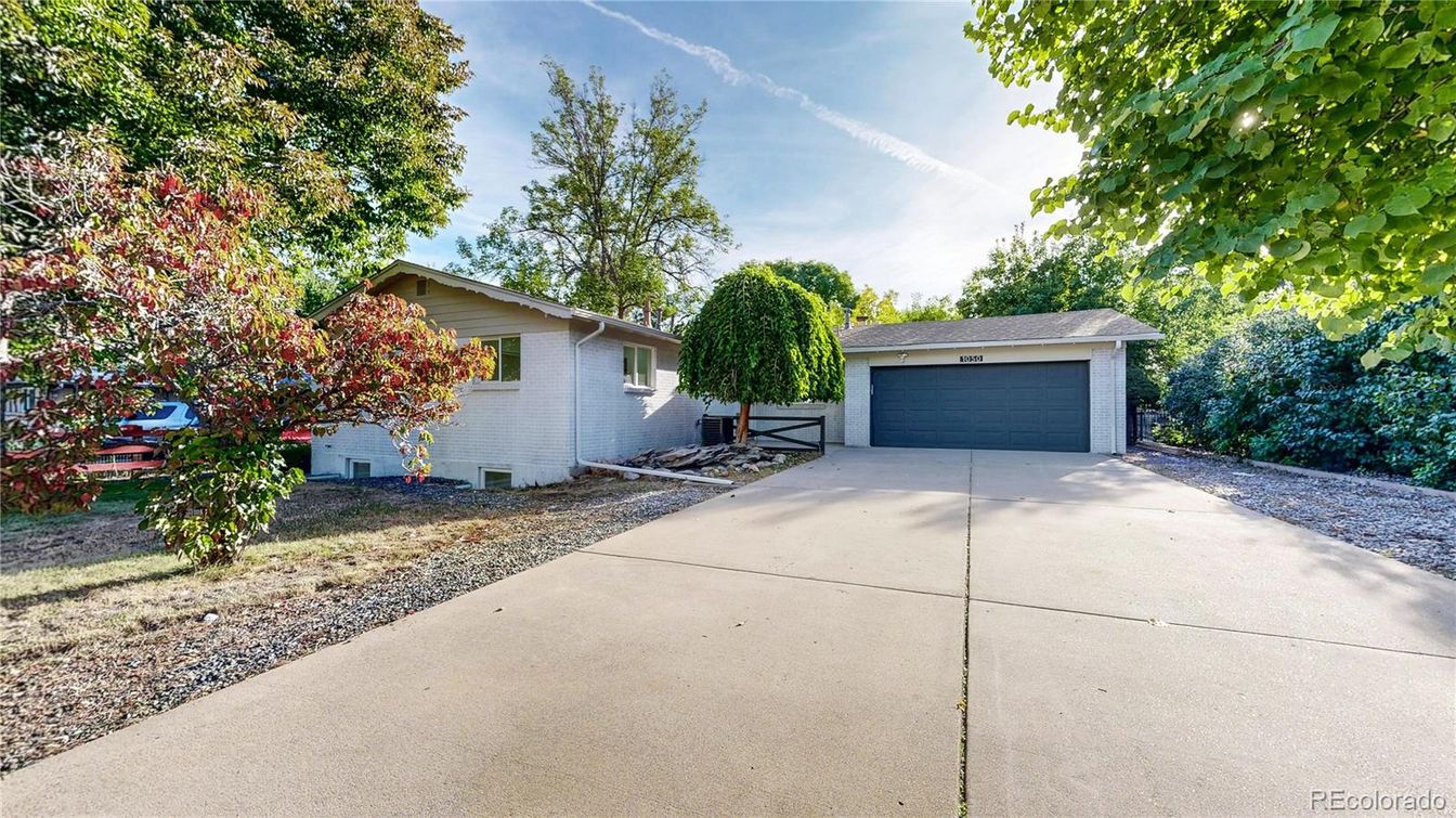 Detached Garage, Exterior