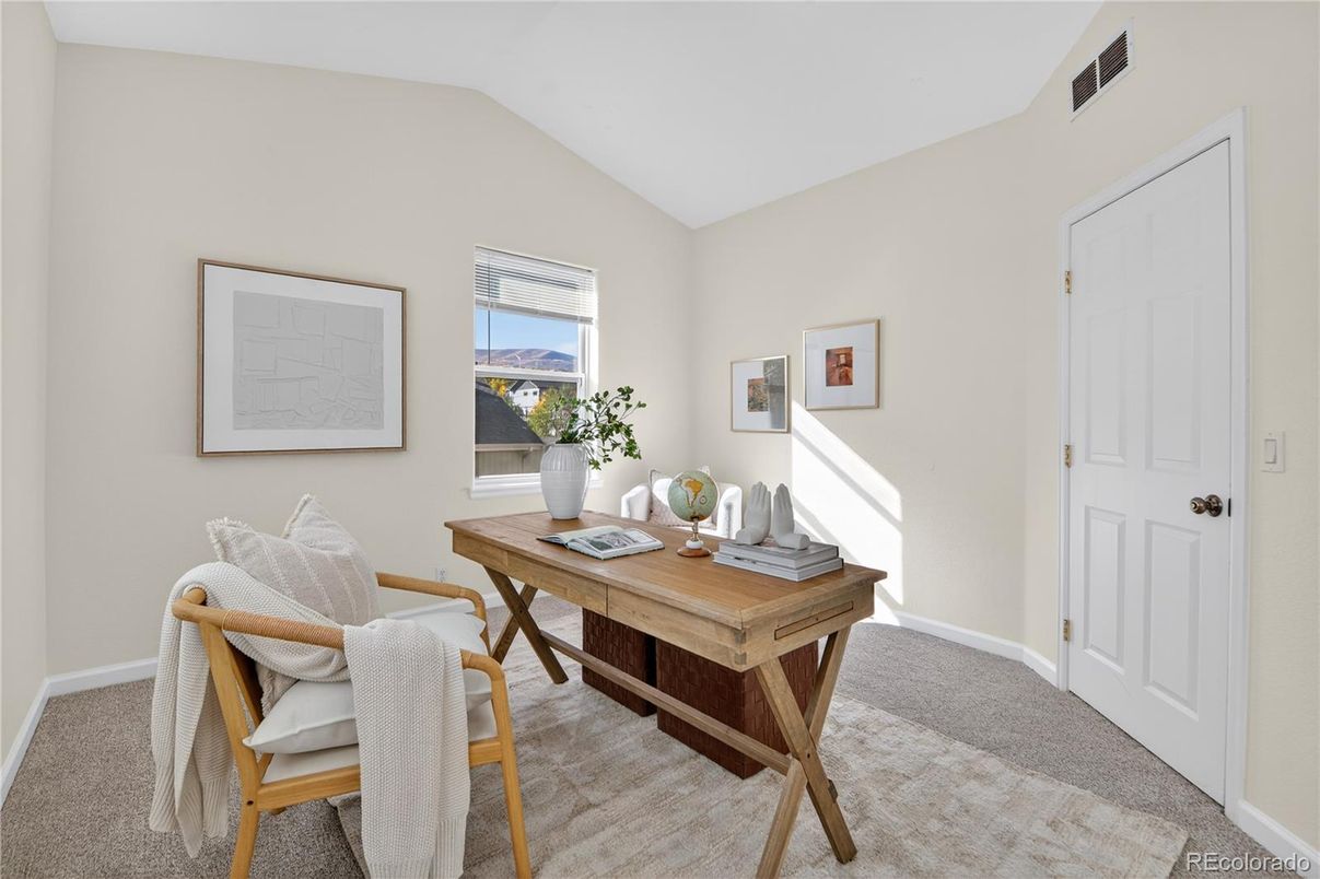 Home Office, Interior
