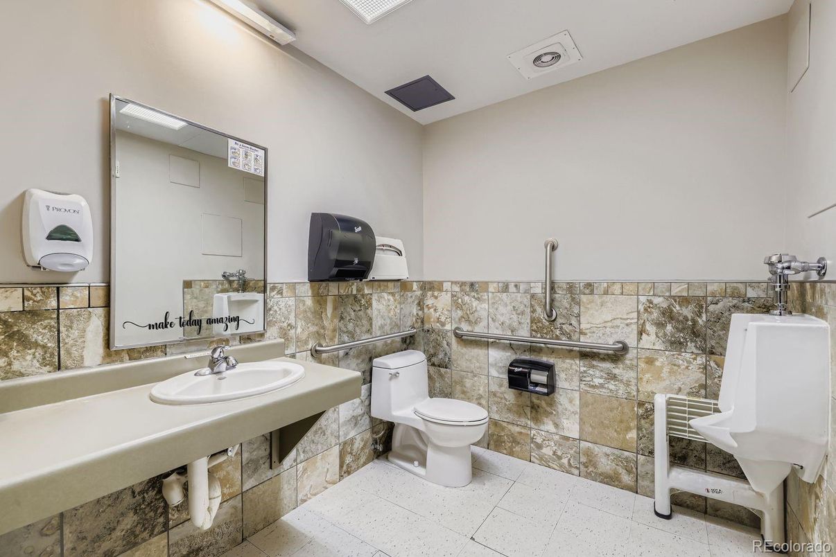 Bathroom, Interior, Recessed Lighting