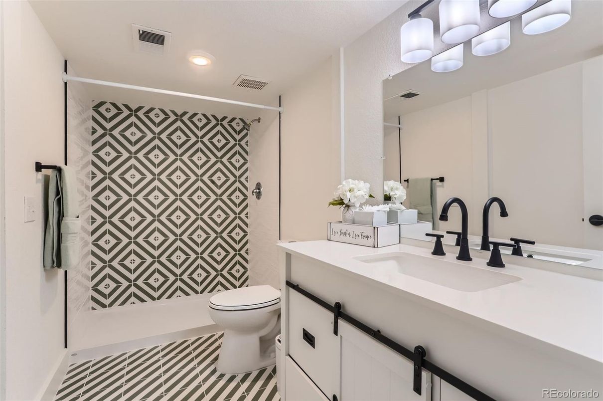 Bathroom, Interior, Recessed Lighting