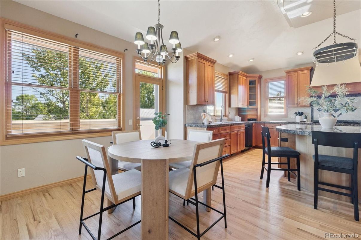 Chandelier, Dining room, Interior, Kitchen, Pendant Lights, Recessed Lighting, Wood Texture Flooring