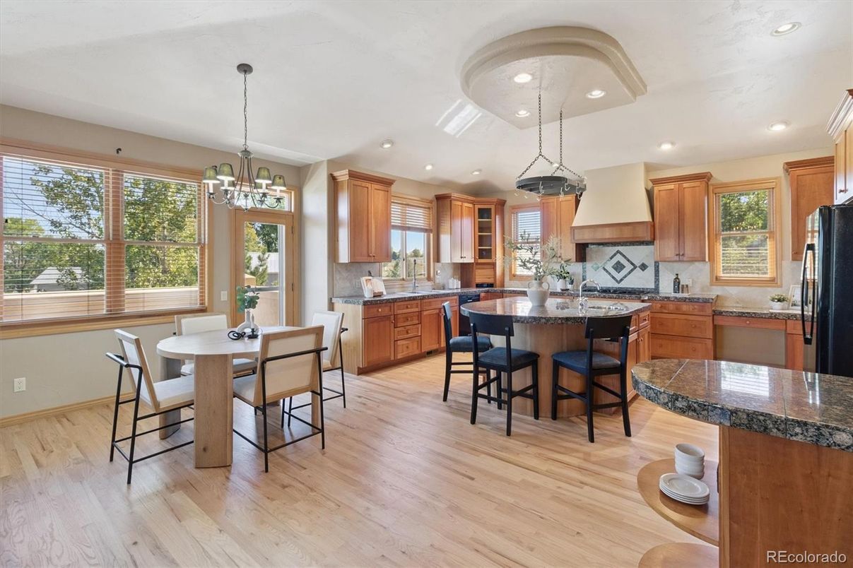 Chandelier, Dining room, Interior, Kitchen, Pendant Lights, Recessed Lighting, Wood Texture Flooring