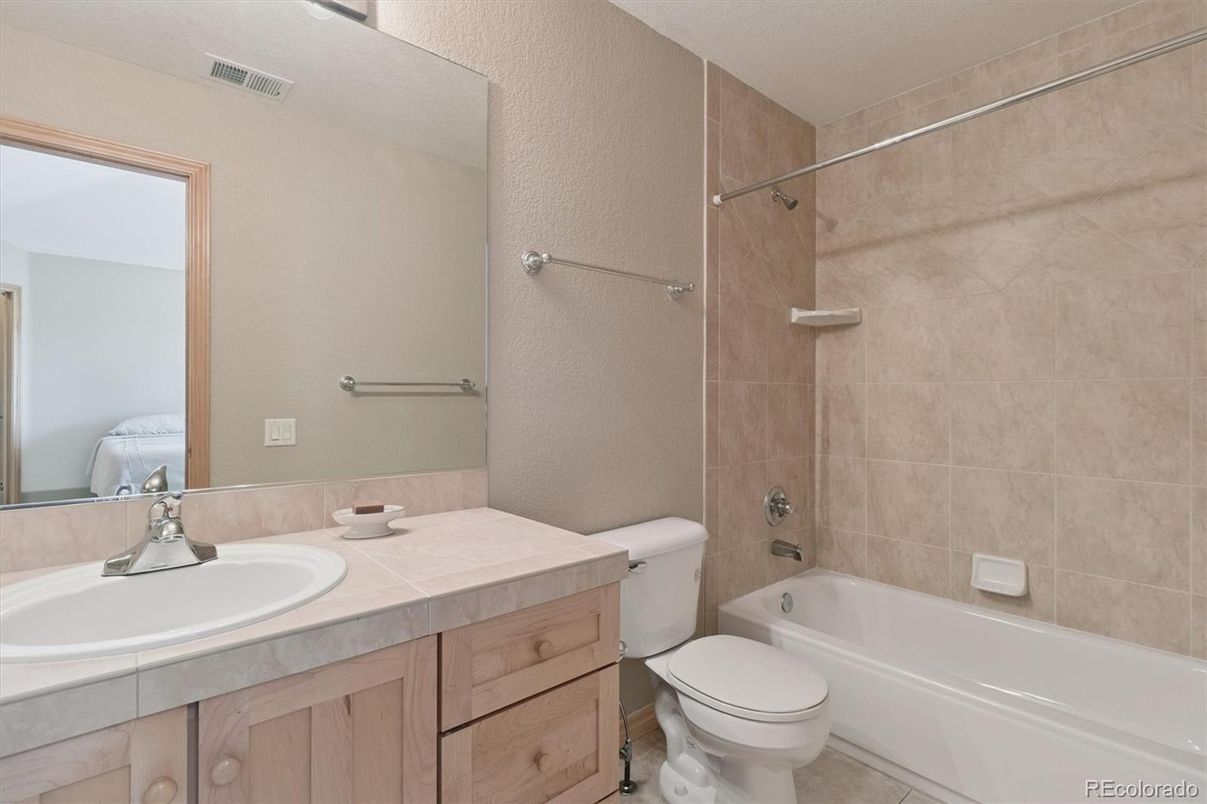 Bathroom, Interior, Tile Countertops