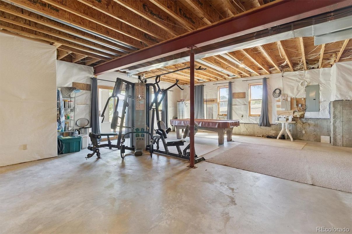 Fitness Equipment, Interior, Wooden Beams, Wooden Ceilings