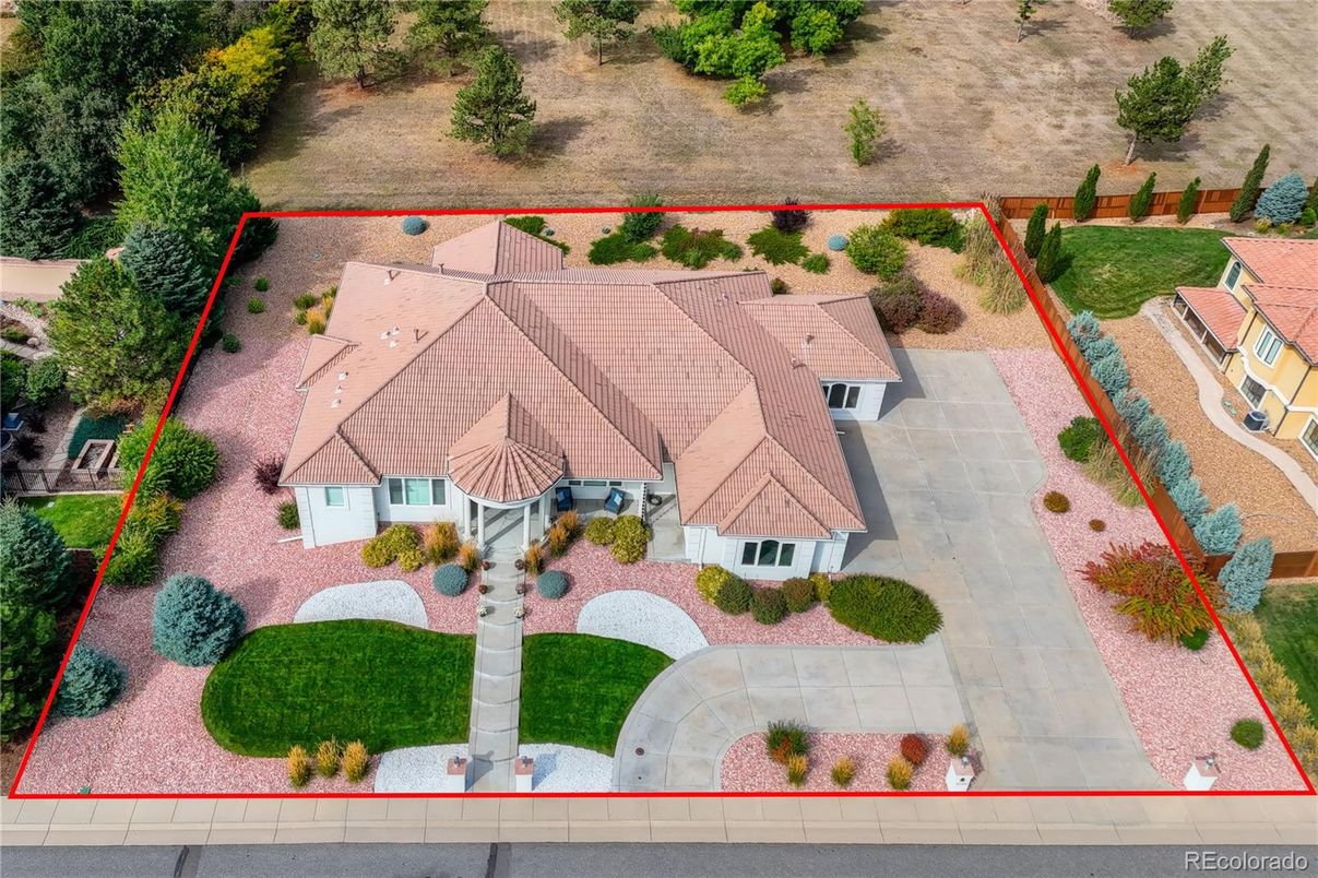 Exterior, Drone