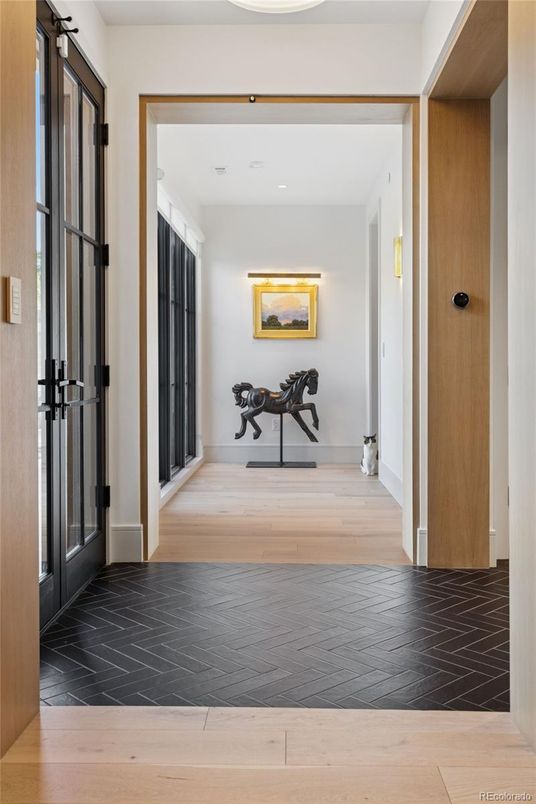 Fitness Equipment, Interior, Recessed Lighting, Wood Texture Flooring