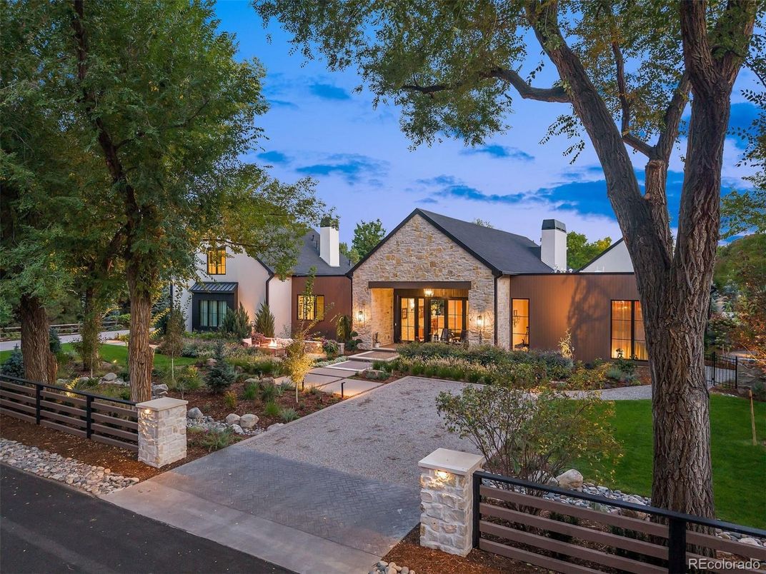 Backyard, Exterior, Facade, Modern