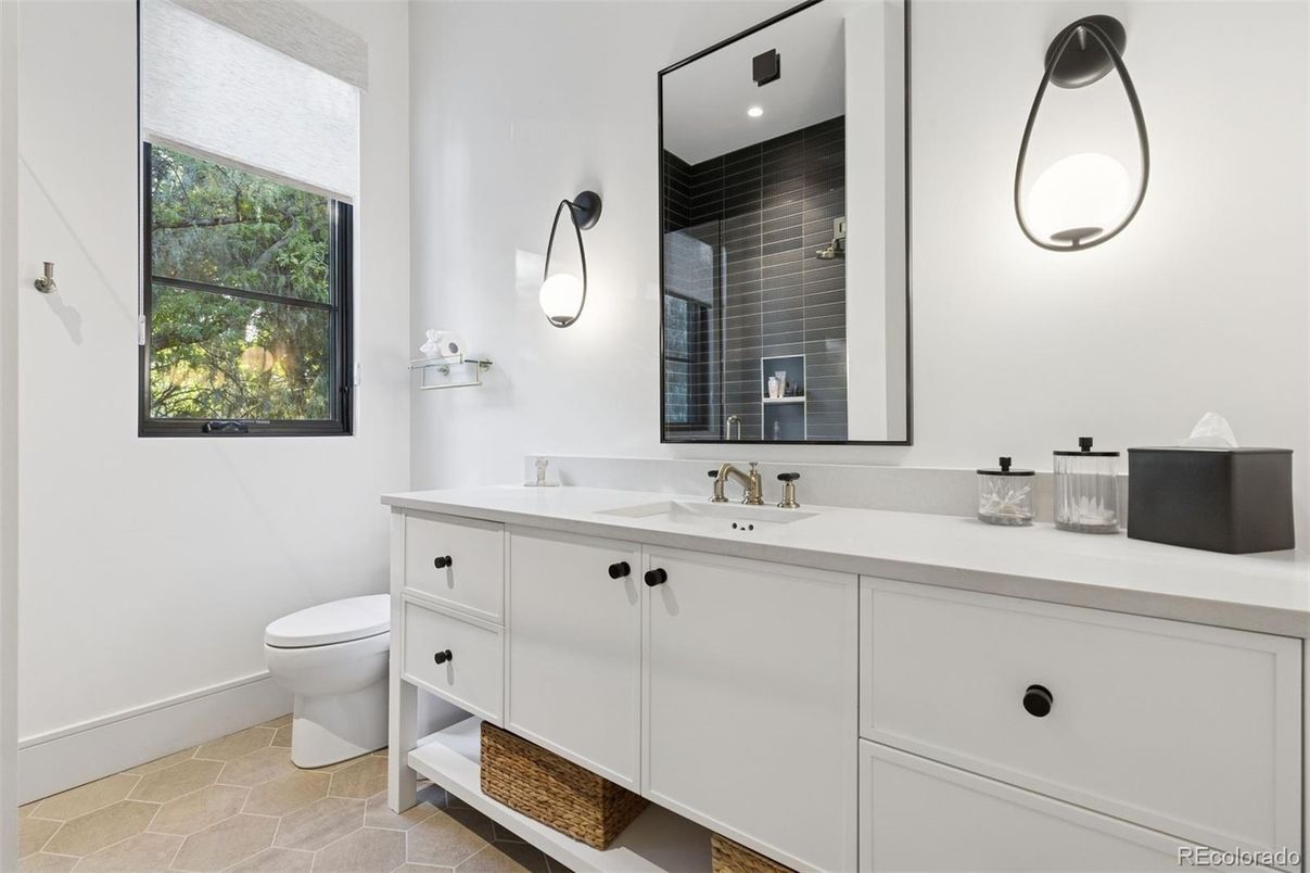 Bathroom, Interior, Recessed Lighting