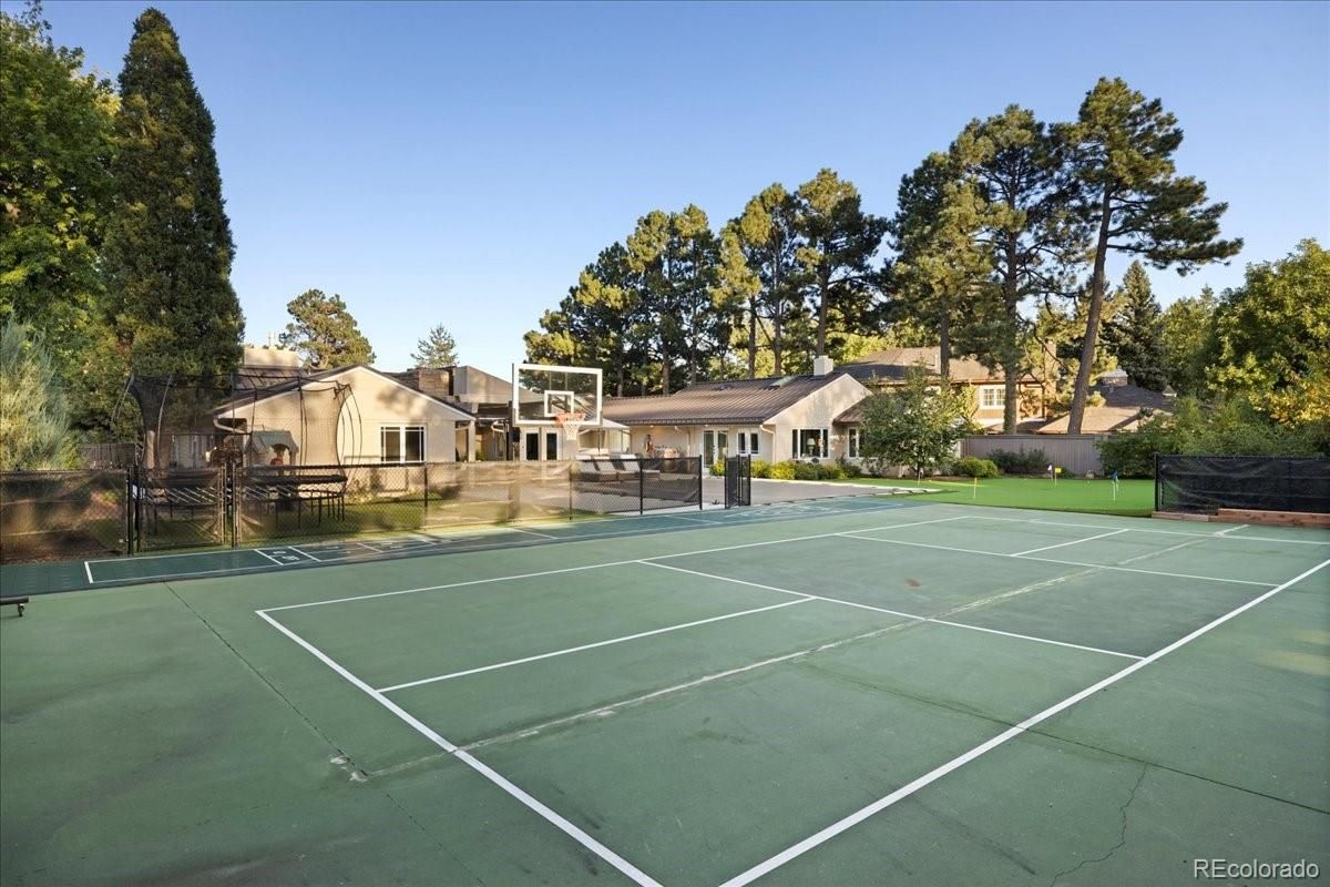 Exterior, Tennis Courts