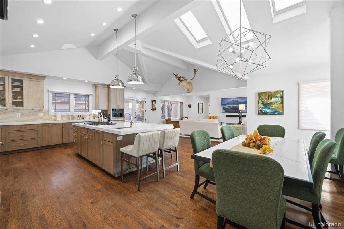 Dining room, Interior, Kitchen, Pendant Lights, Recessed Lighting, Wood Texture Flooring