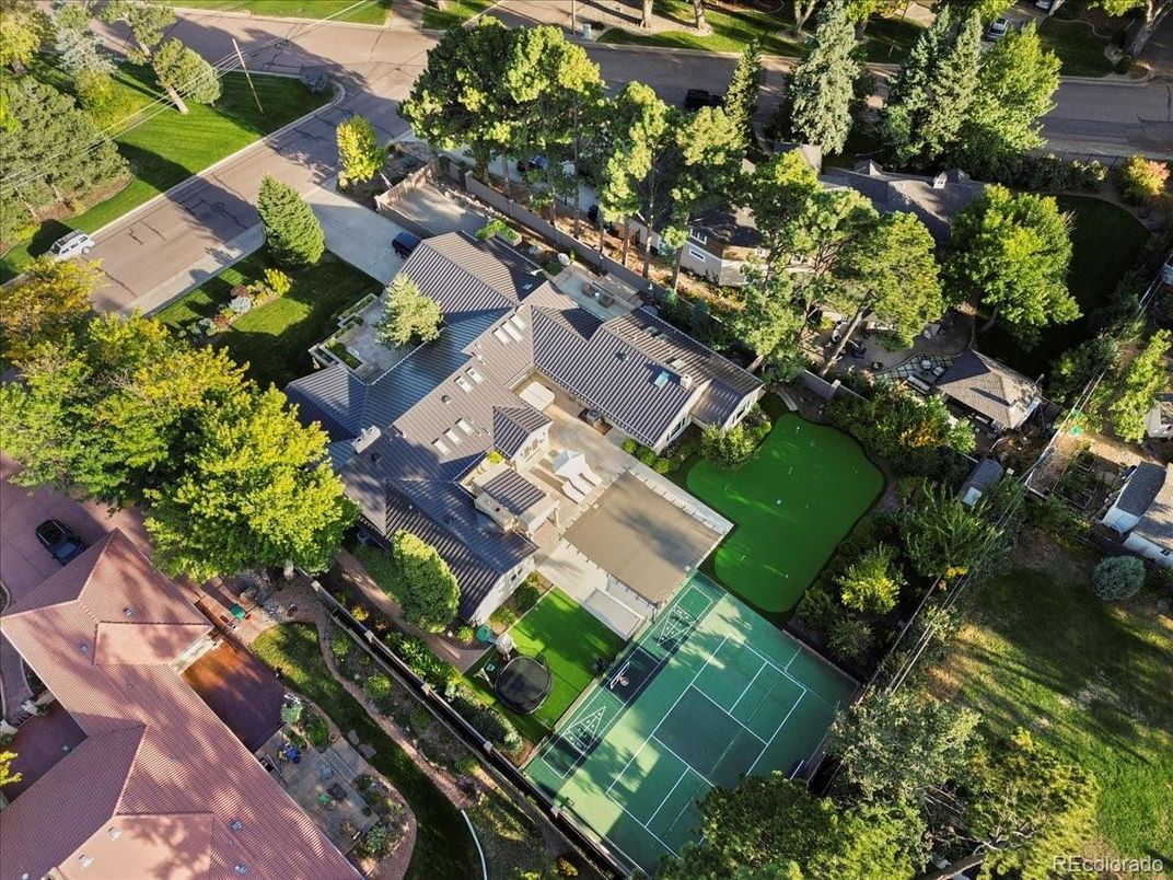 Exterior, Drone