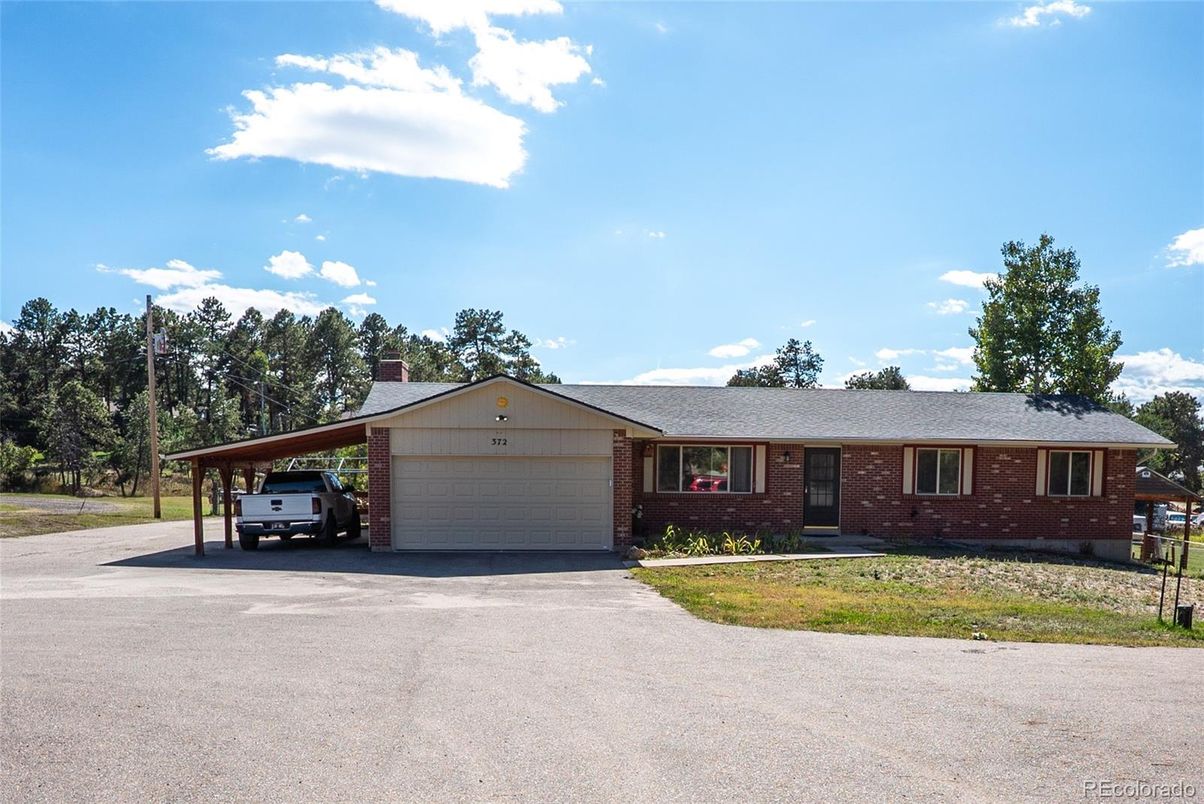 Attached, Exterior, Facade, Brick Facade, Ranch