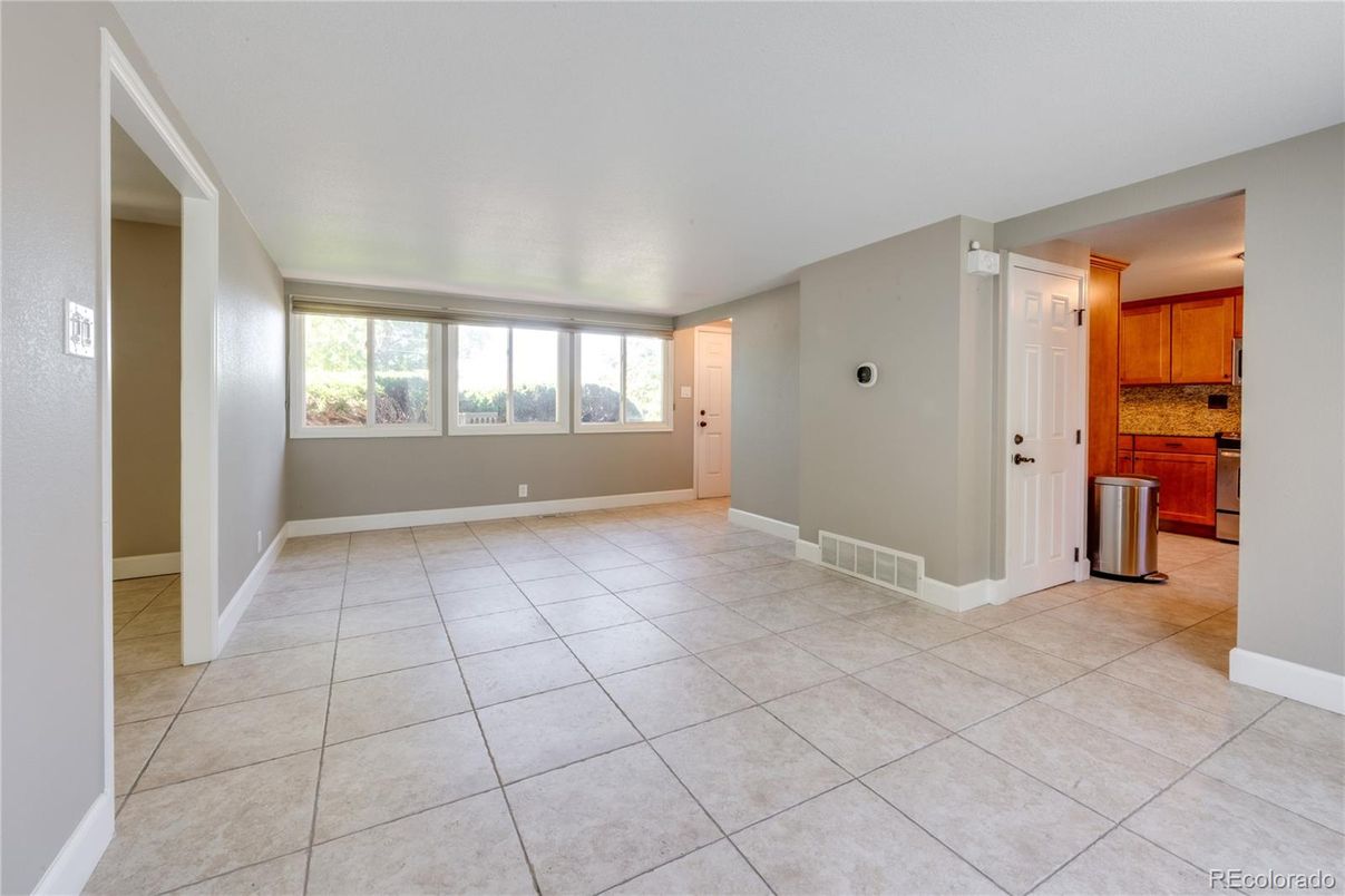 Empty room, Interior, Kitchen