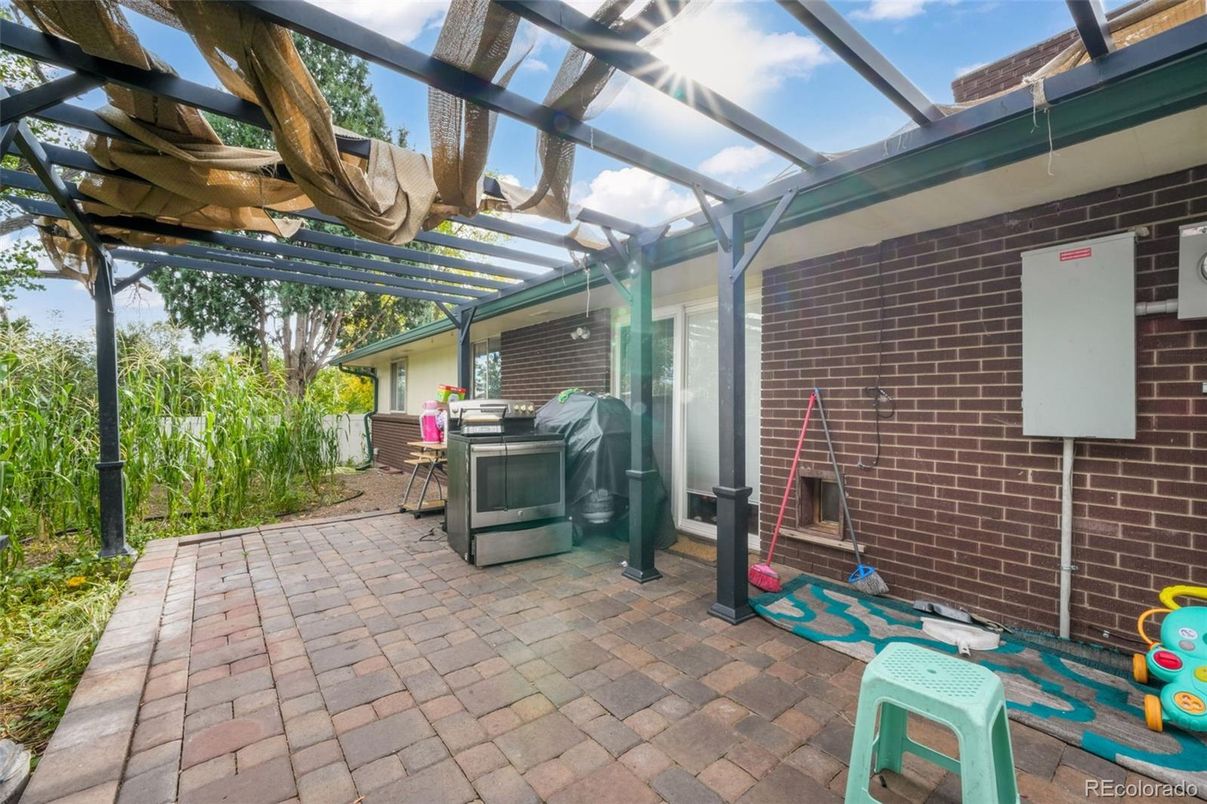 Exterior, Glass Ceilings, Hot Tub, Sun Room