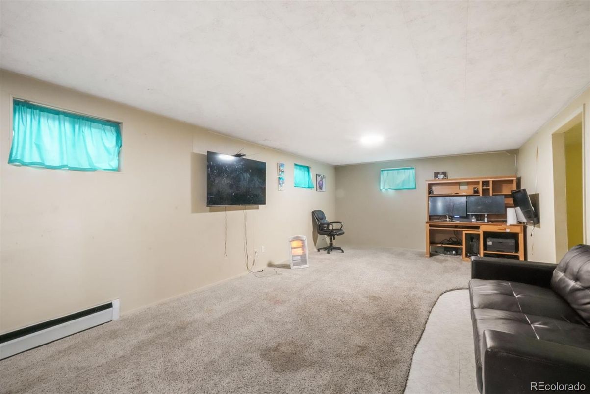 Fitness Equipment, Interior, Recessed Lighting