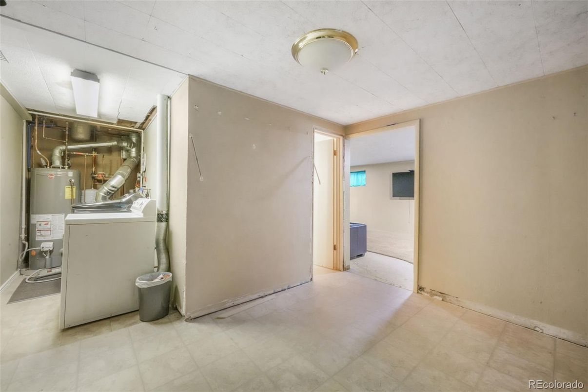 Interior, Washer