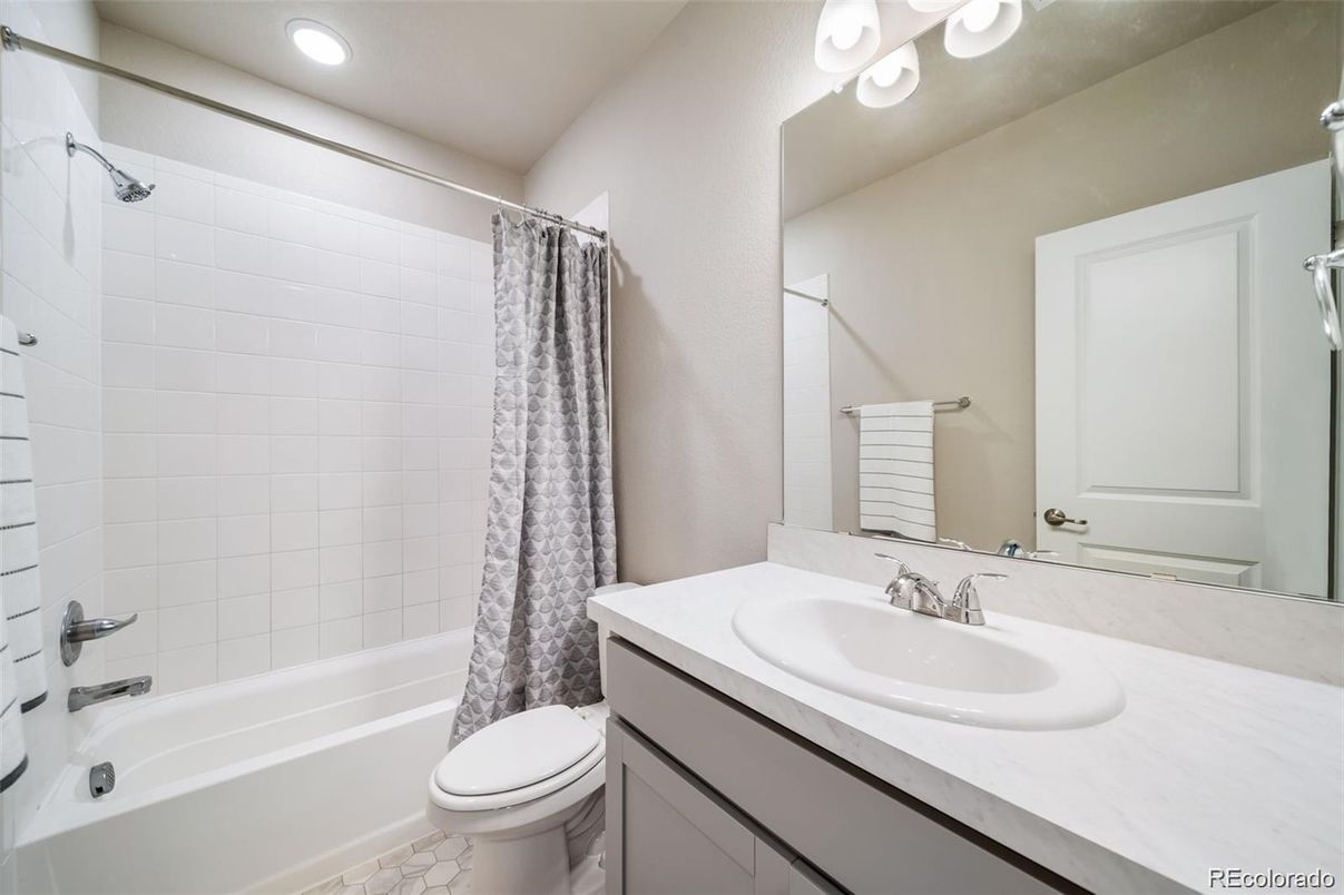 Bathroom, Interior, Recessed Lighting