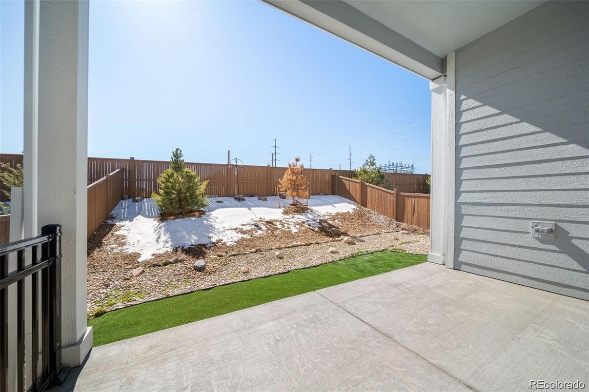 Backyard, Exterior