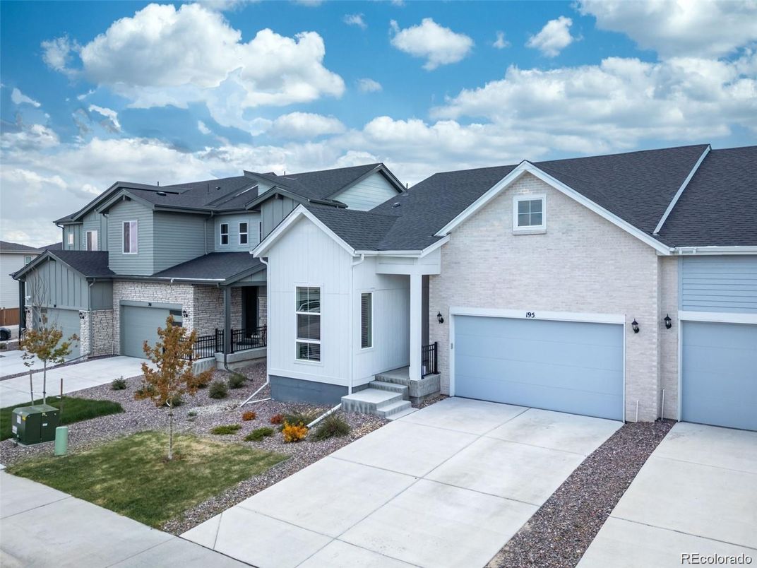 Attached, Exterior, Facade, Farmhouse