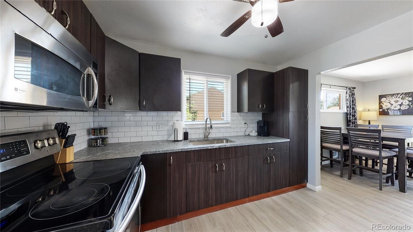 Dining room, Interior, Kitchen, Stainless Steel Appliances, Wood Texture Flooring