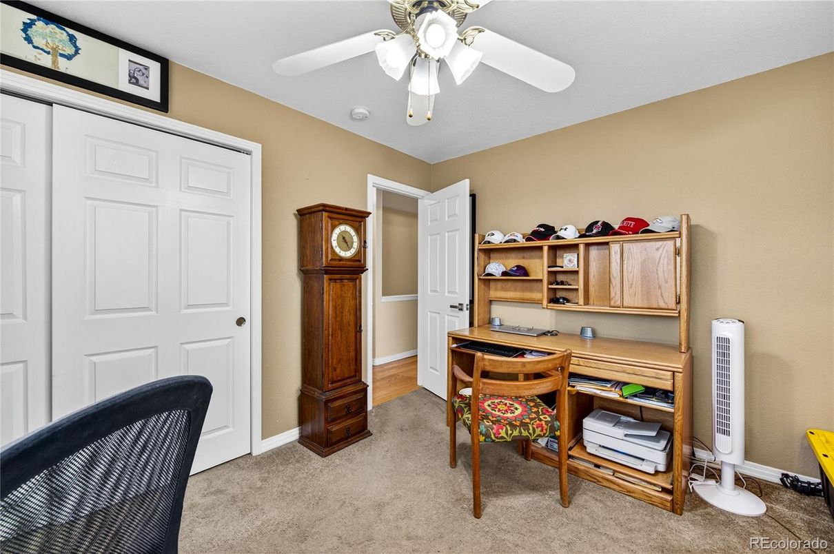 Home Office, Interior