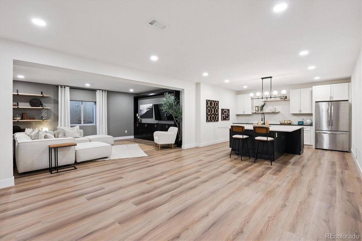 Interior, Kitchen, Living room, Pendant Lights, Recessed Lighting, Stainless Steel Appliances, Wood Texture Flooring