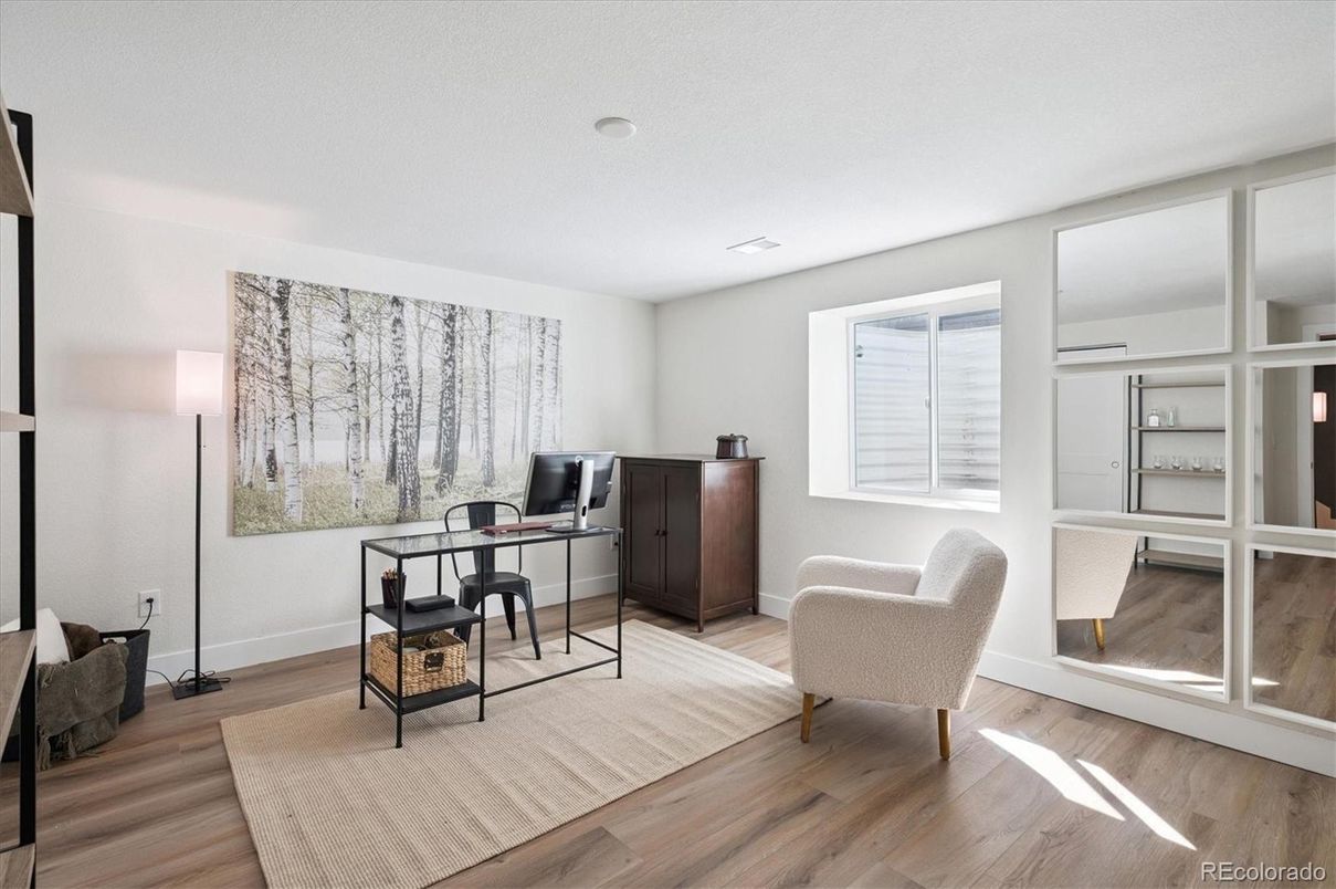 Home Office, Interior, Recessed Lighting, Wood Texture Flooring