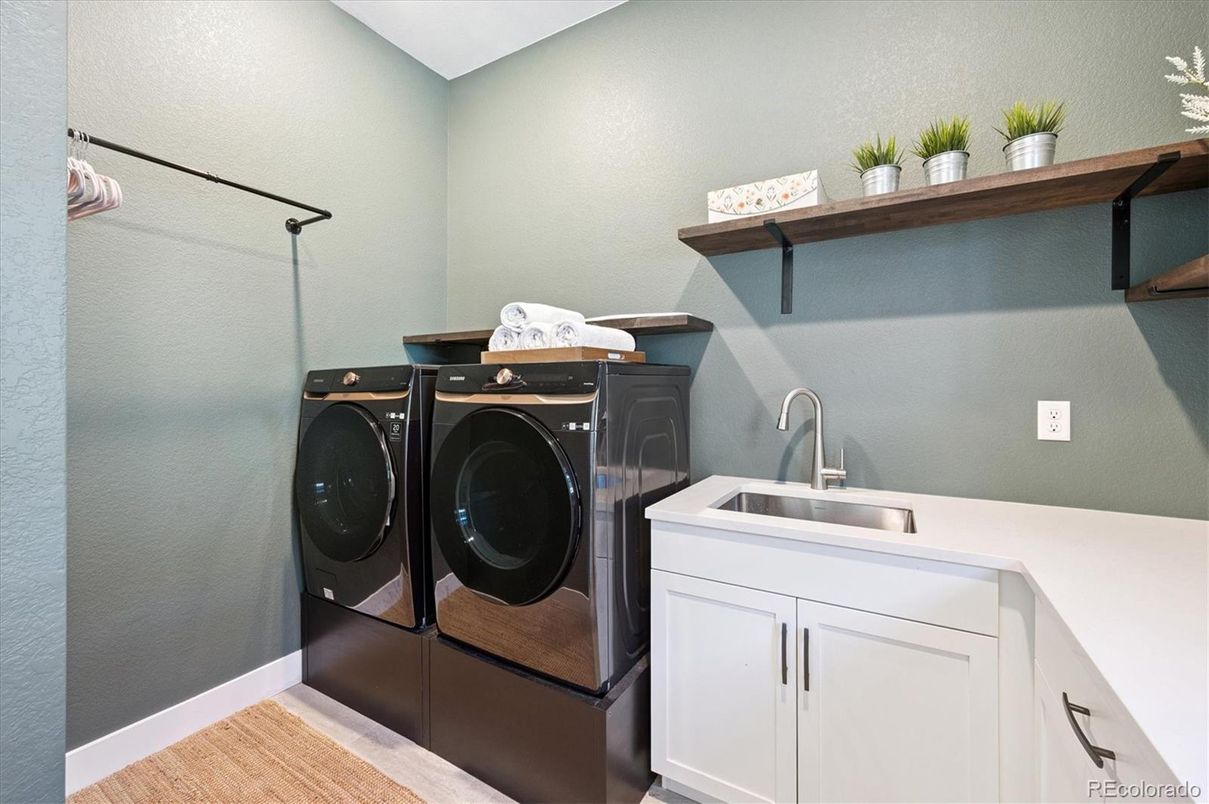 Interior, Washer, Wood Texture Flooring