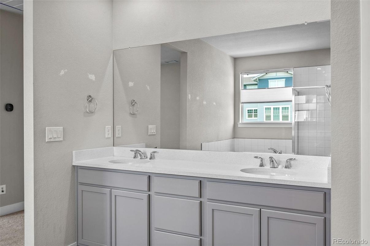 Bathroom, Dual Sink Vanities, Interior