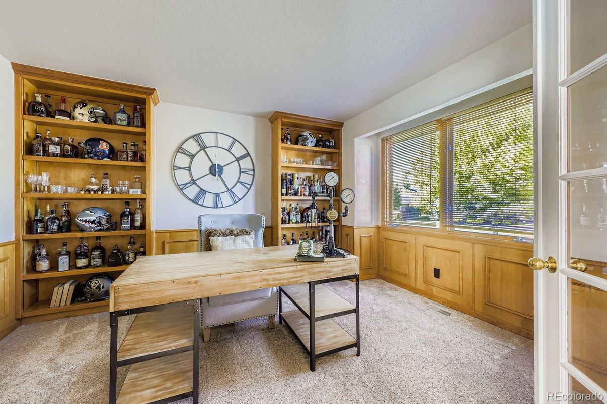 Home Office, Interior