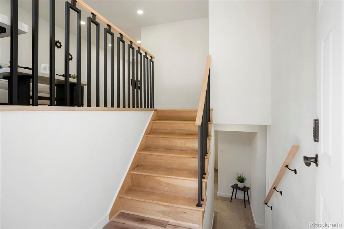 Interior, Recessed Lighting, Wood Texture Flooring