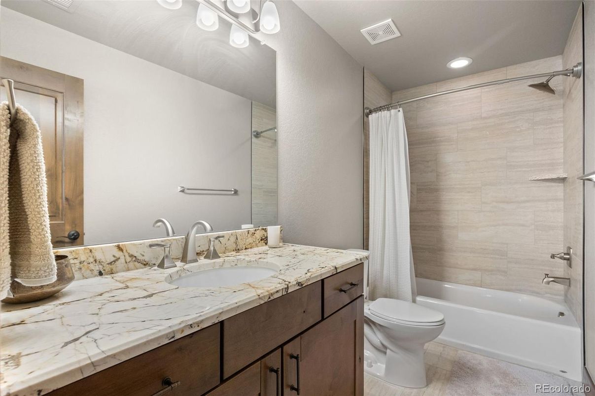 Bathroom, Interior, Recessed Lighting