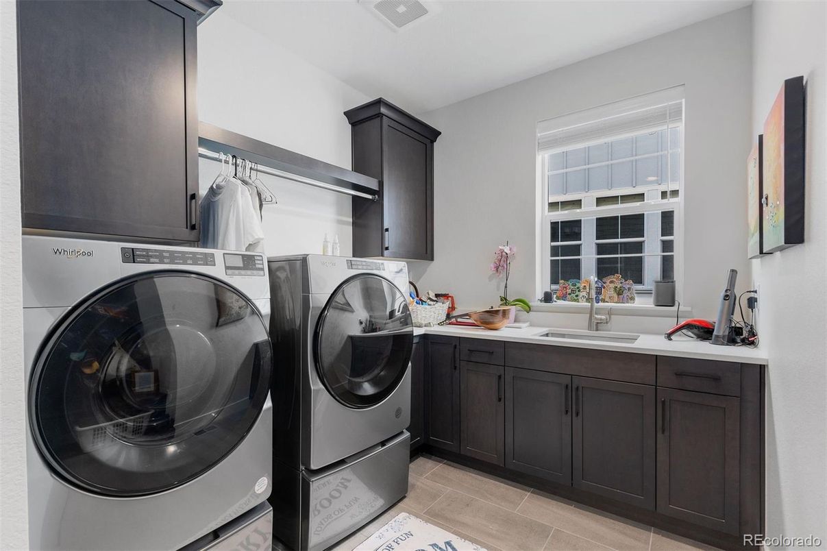 Interior, Washer, Wood Texture Flooring