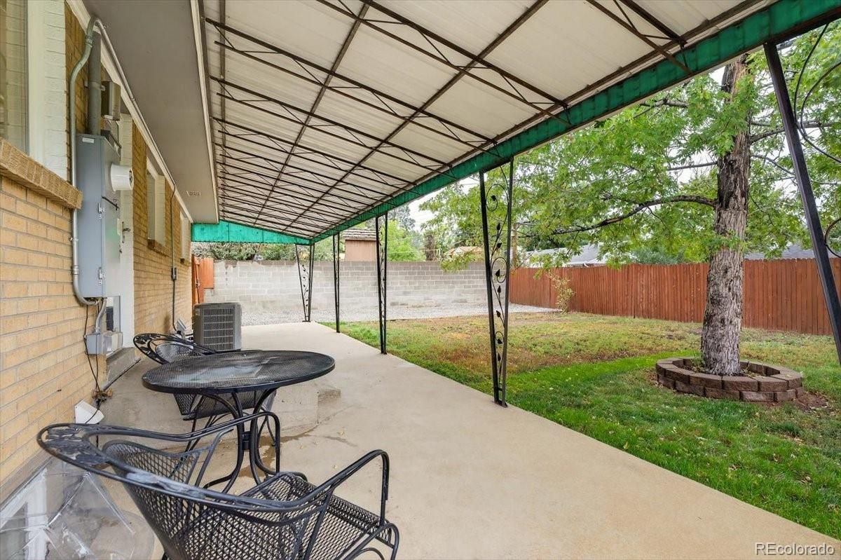 Backyard, Exterior