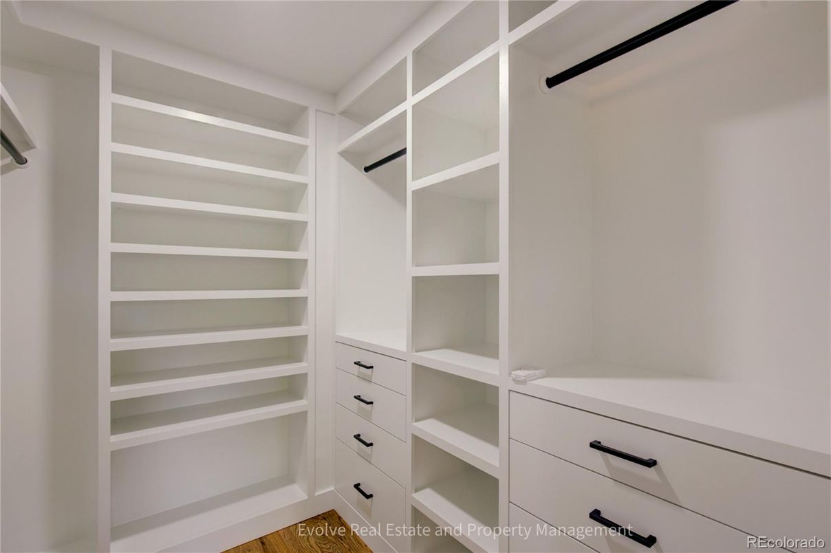 Interior, Walk-in Closets, Wood Texture Flooring