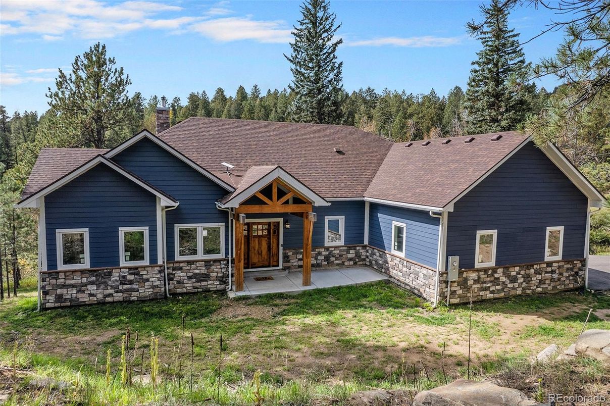 Backyard, Exterior, Facade, Ranch
