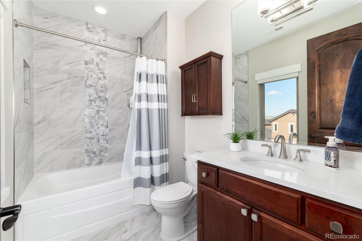 Bathroom, Interior, Marble, Marble Walls, Recessed Lighting