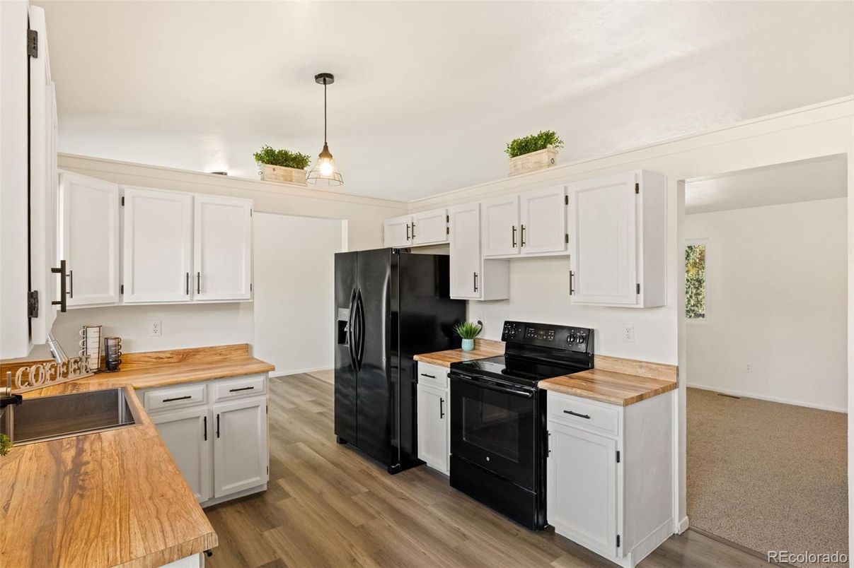 Interior, Kitchen, Pendant Lights, Wood Texture Flooring
