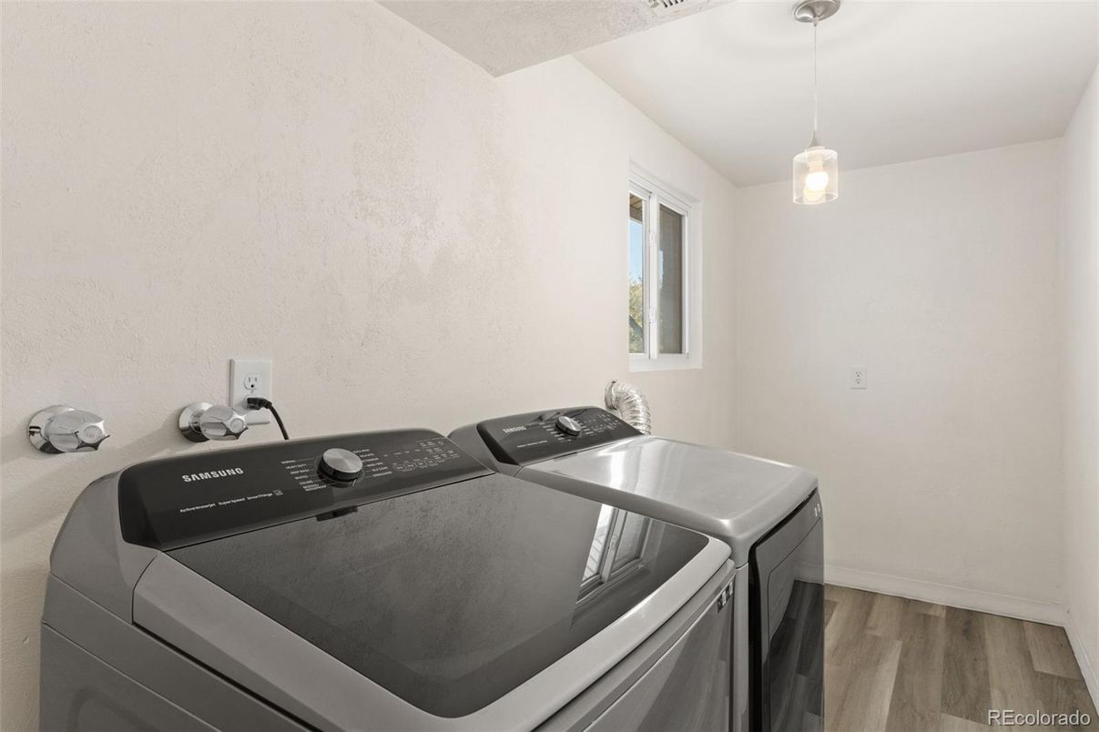 Interior, Pendant Lights, Washer, Wood Texture Flooring