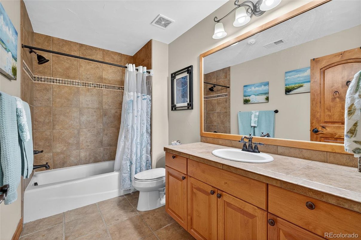Bathroom, Interior, Tile Countertops