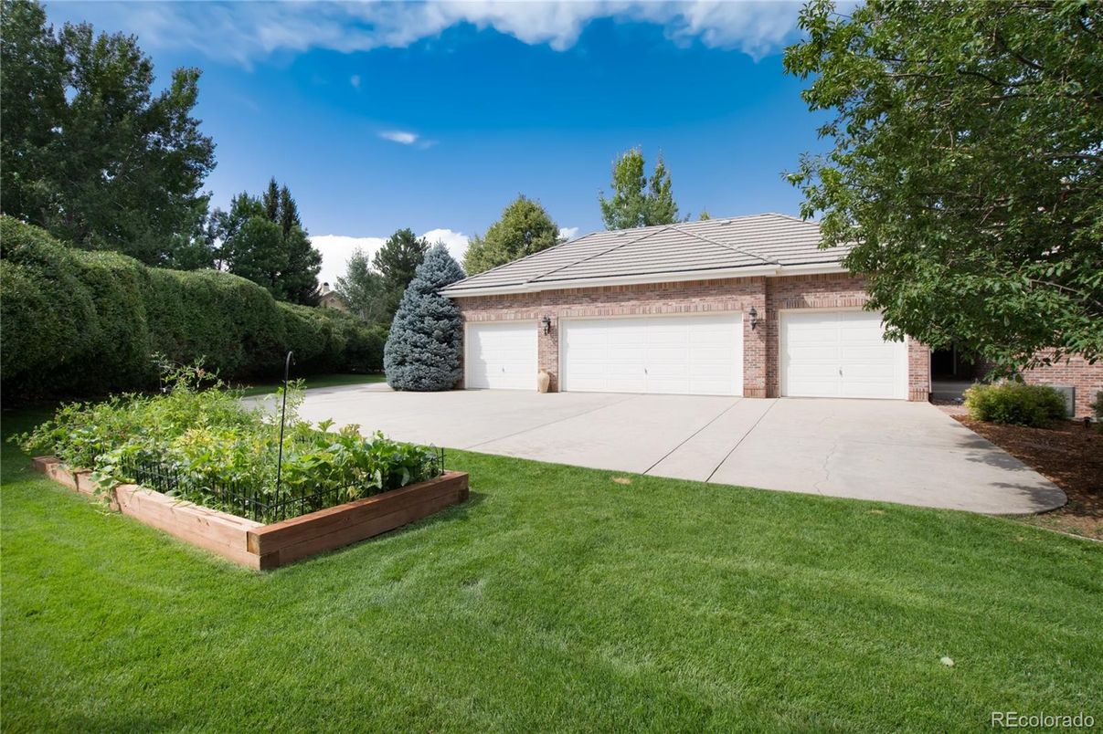 Backyard, Detached Garage, Exterior